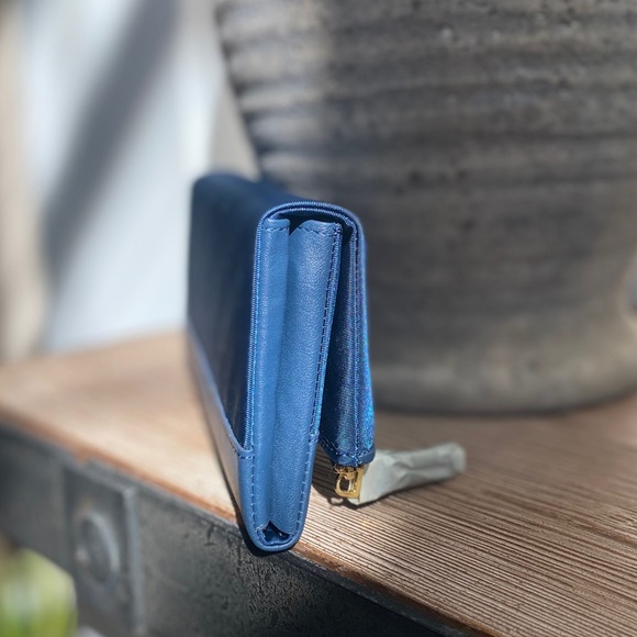 Tumi Flap Continental Leather Trimmed Wallet - Picture 6 of 8